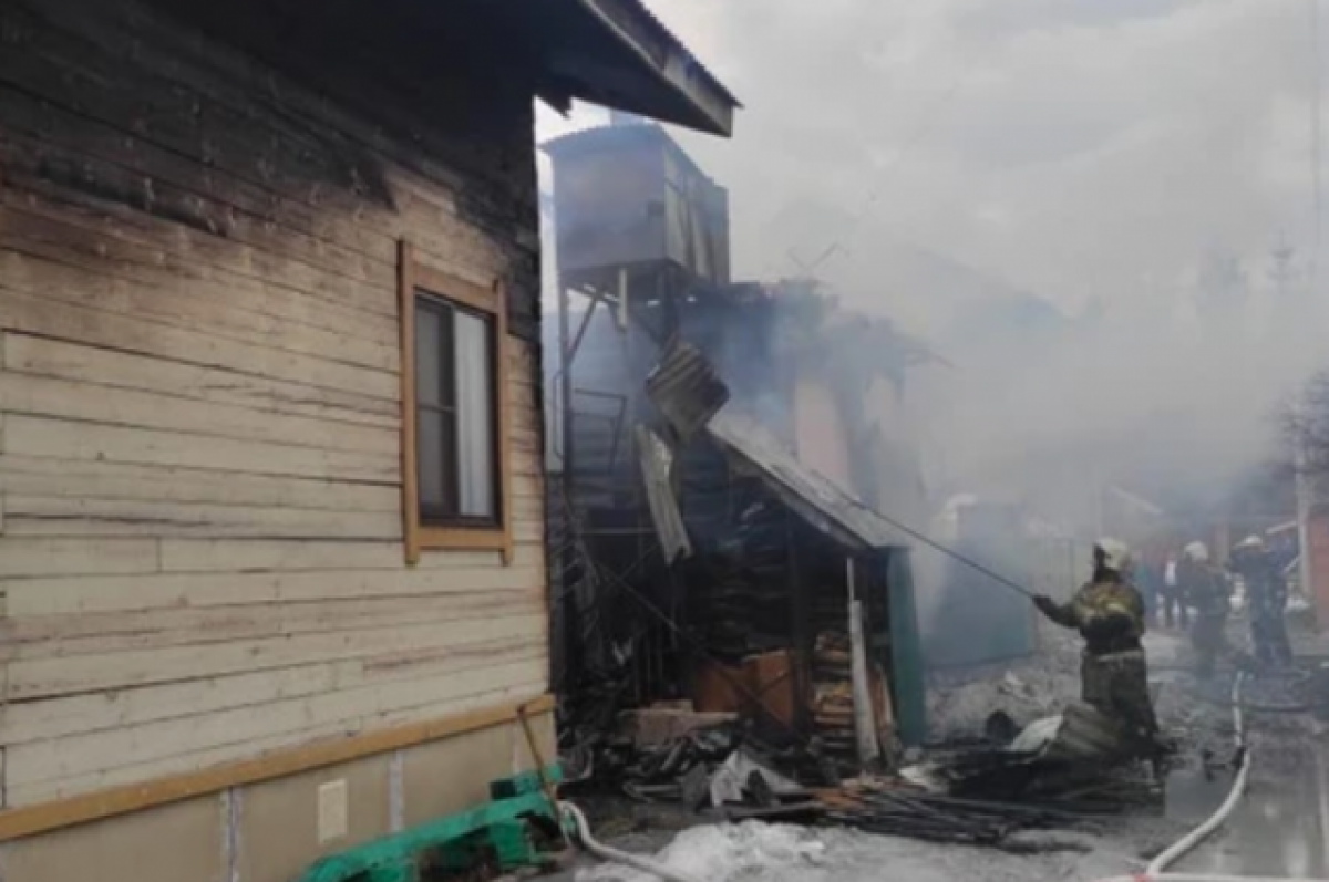    Жители Новосибирска возле ОбьГЭС услышали взрыв с места пожара