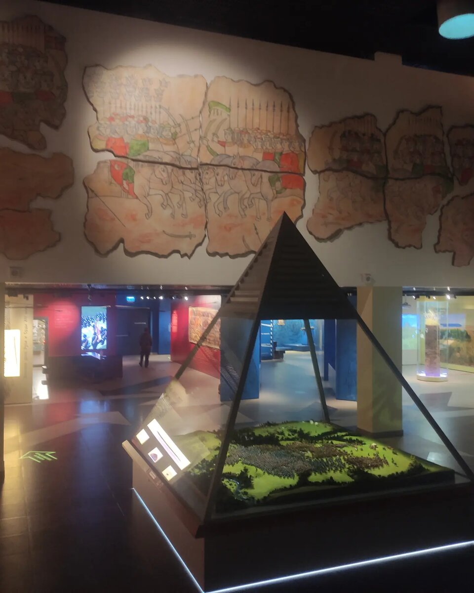 Один из залов в музее Куликовской битвы 