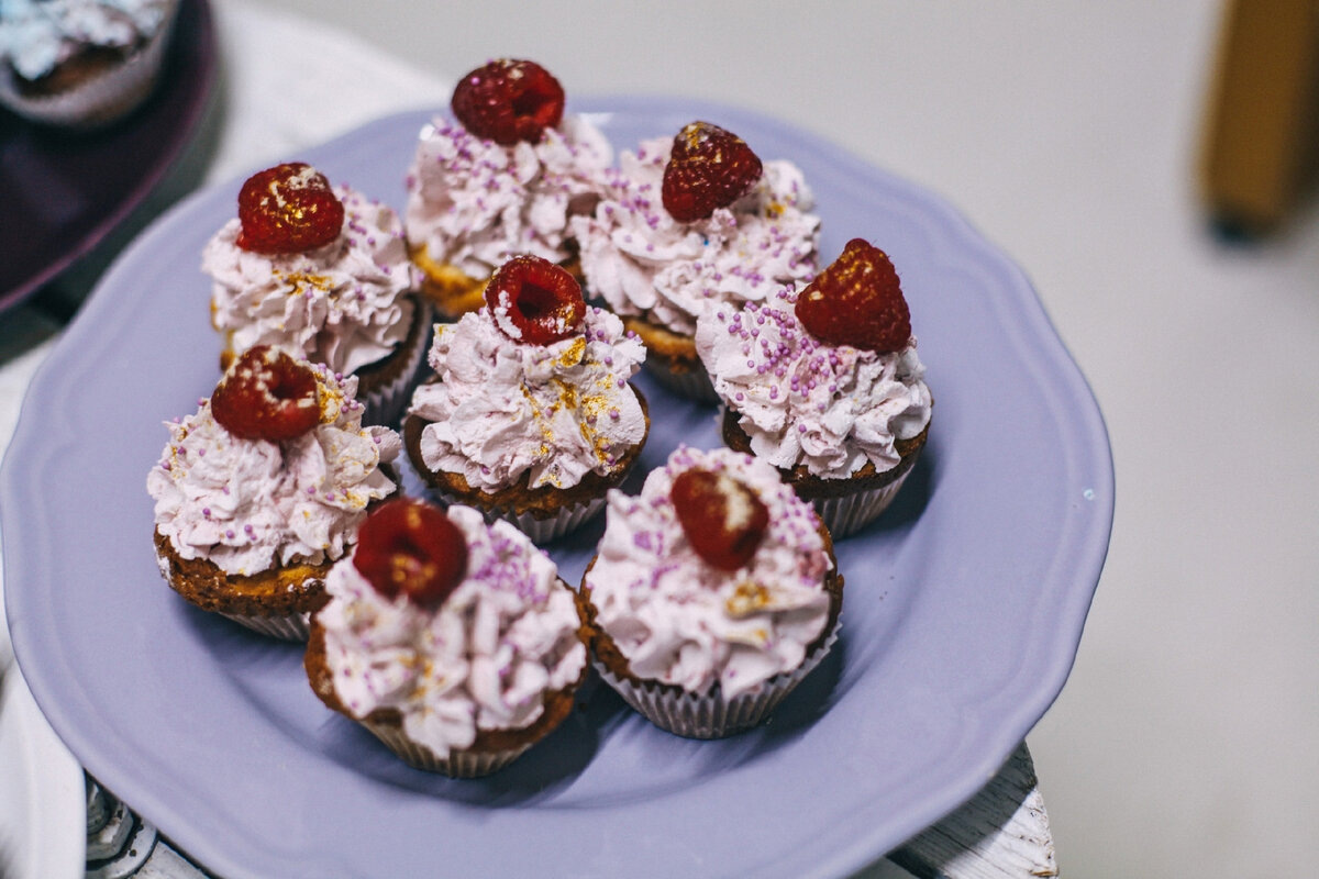 у меня и кондитерка и суши, роллы:) Мы все умеем!