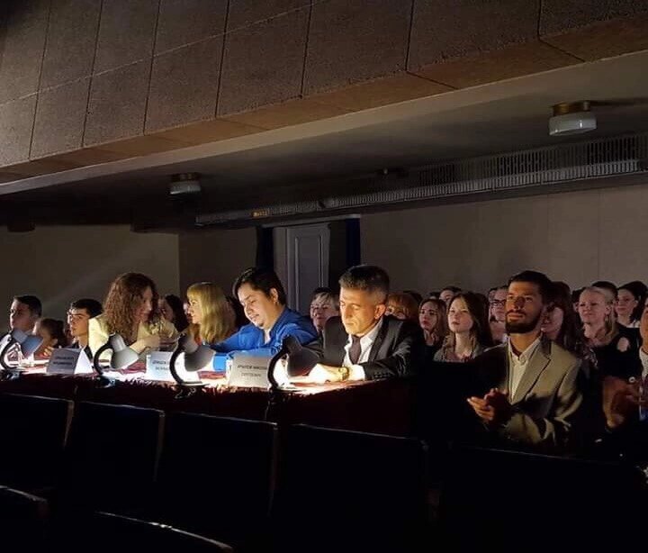 Мне кто-то сказал, что это была самая массовая съемка в Ижевске за все время. Мы собрали около 130 человек! 