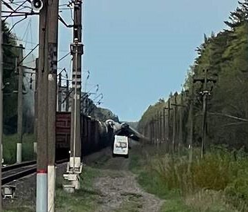 Локомотив и двадцать вагонов вошли с рельсов в Брянской области. Источник: Яндекс.Картинки