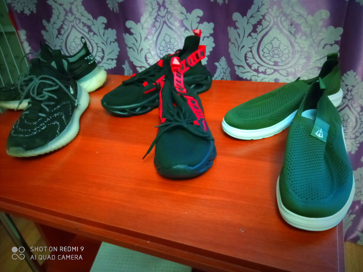 Всё кроссовки по 500р