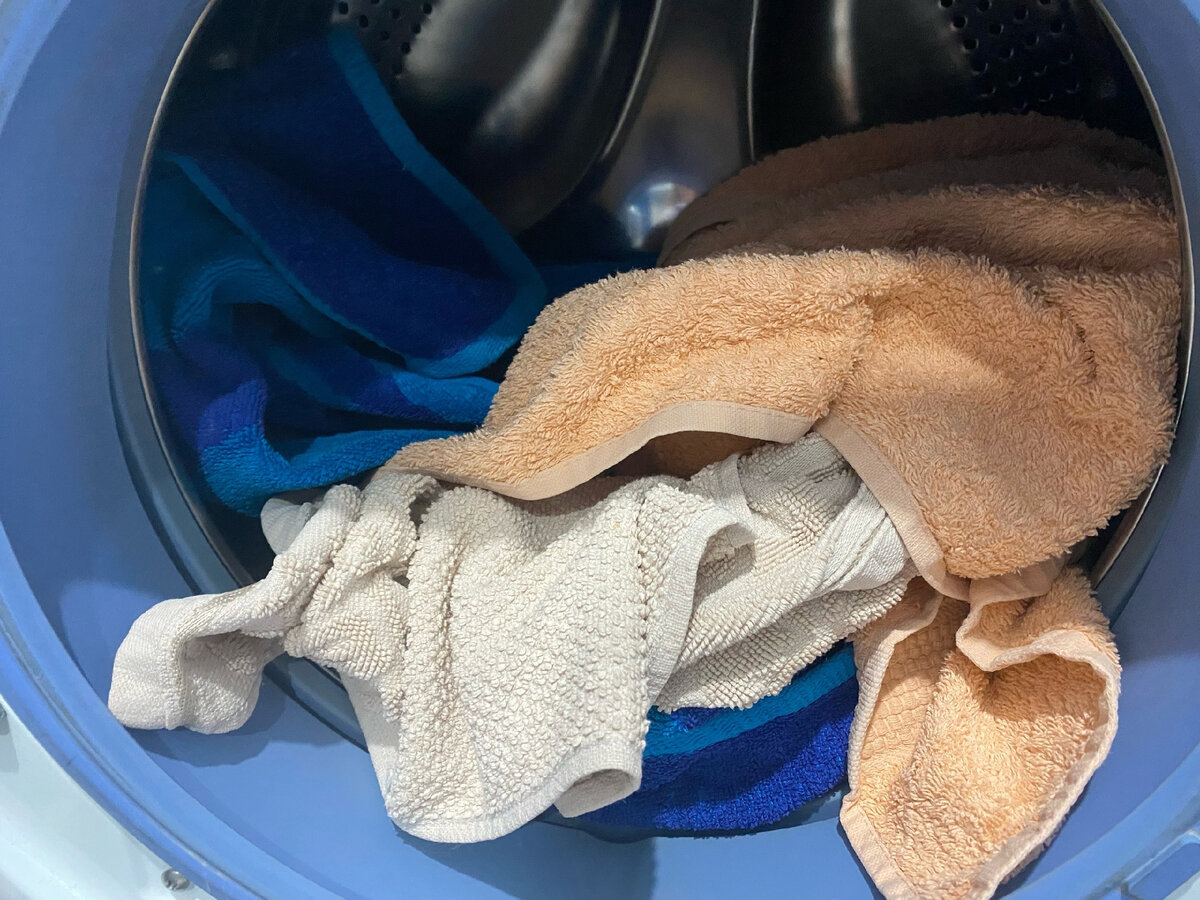 Стирка махровых полотенец в стиральной машине. Как постирать махровые полотенца чтобы они были мягкими.
