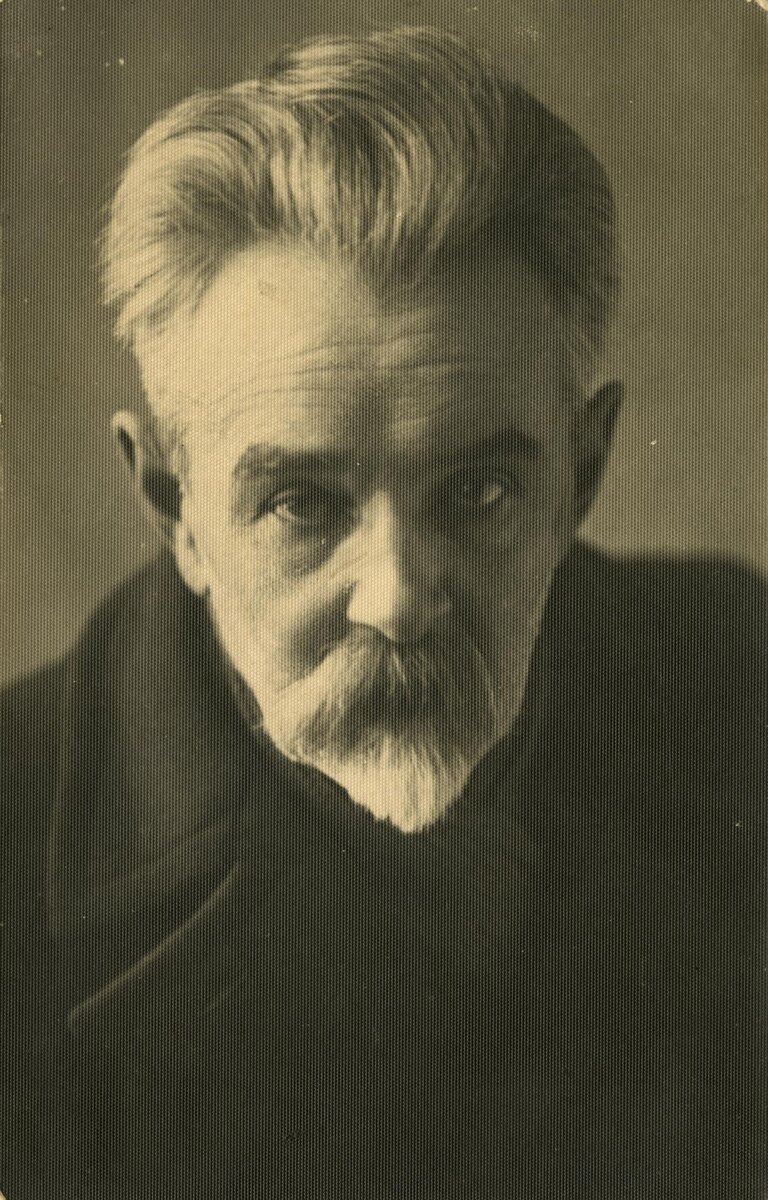 Фотография черно-белая. Портрет Сычева Н.П. 11 ноября 1950 г. Из собрания ГВСМЗ