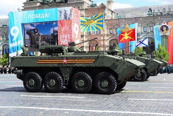    Бронетранспортеры (БТР) на колесной платформе «Бумеранг» на военном параде в Москве, посвященном 78-й годовщине победы в Великой Отечественной войне