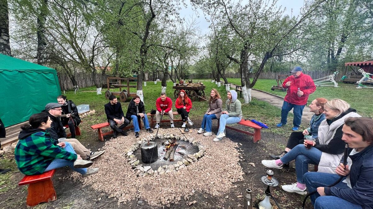 Посиделки в Яблоневом саду