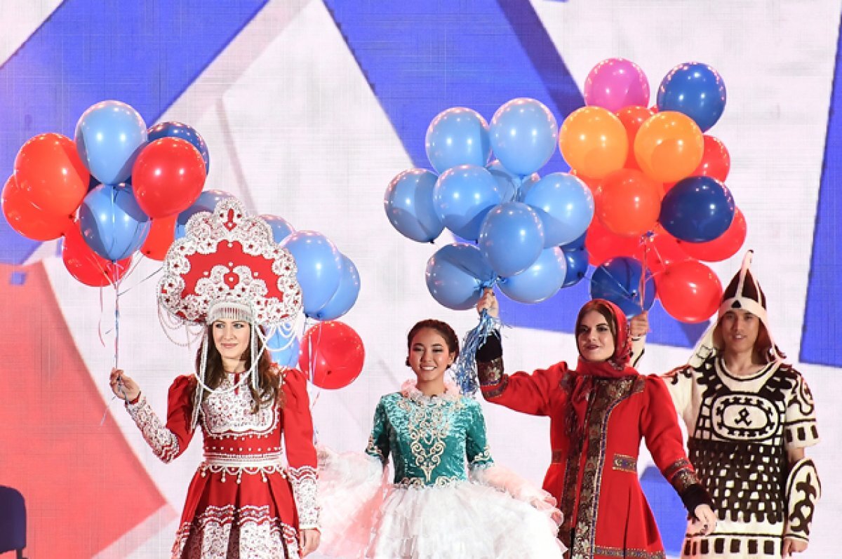    Участники XIX Всемирного фестиваля молодежи и студентов в Сочи.