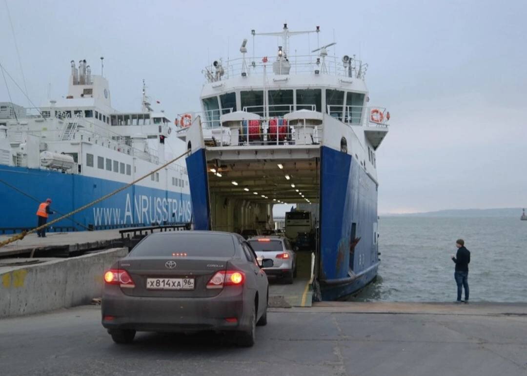 Порт кавказ паромная переправа. Порт кавказ в керченском проливе. Паром керченский пролив. Порт кавказ в керченском проливе. Паром керченский пролив.