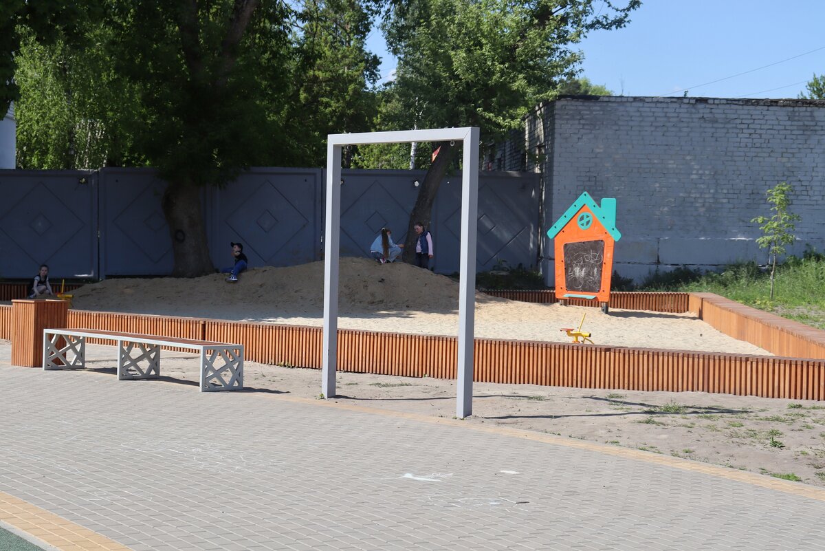    После инцидента с рухнувшими на девочку качелями в отремонтированном за 102 млн рублей парке «Юность» мэрия Брянска признала, что спустя рукава следила за работой подрядчика avchernov