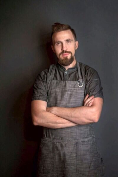 Игорь Гришечкин, шеф-повар ресторана COCOCO bistro и Cococouture (г. Санкт-Петербург). Член альянса поваров международного фонда Slow Food.
