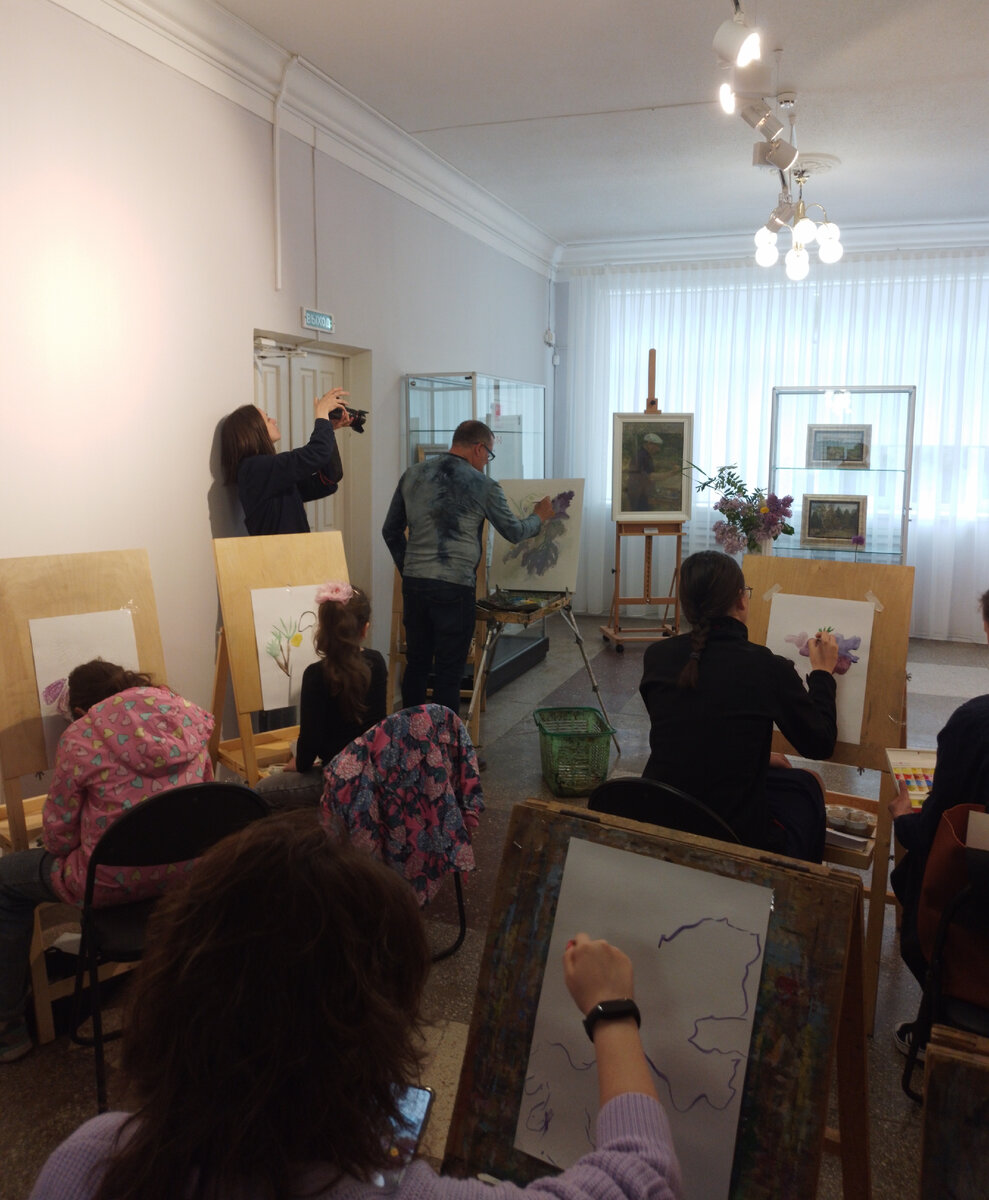 Рисуем сирень с художником Михаилом Левшиным.