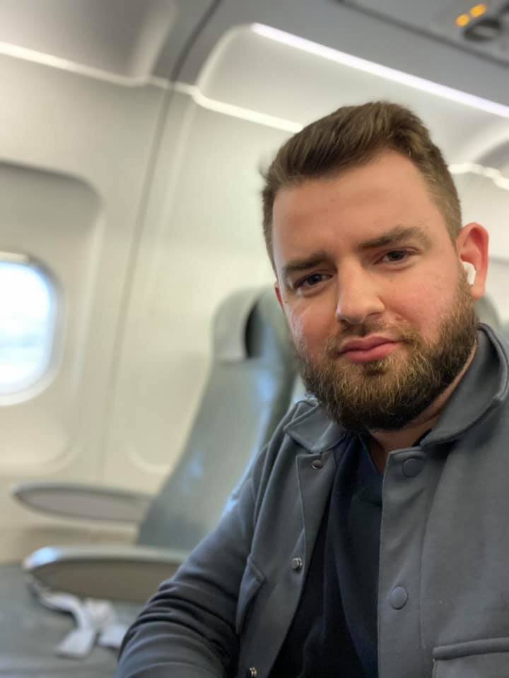Полетел я в Питер.