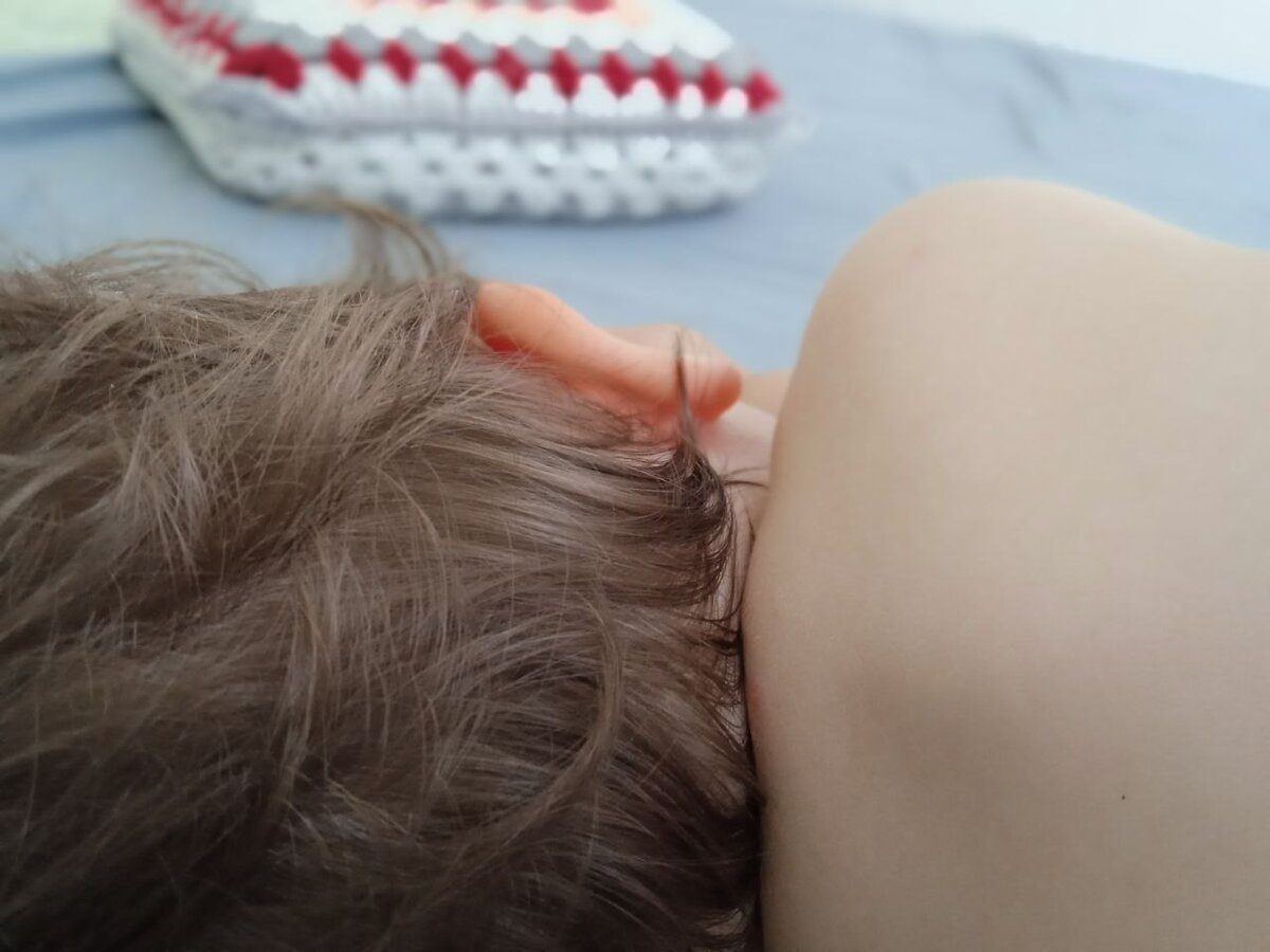 Просила часик - и поспал ровно часик. Завтра буду два просить. 