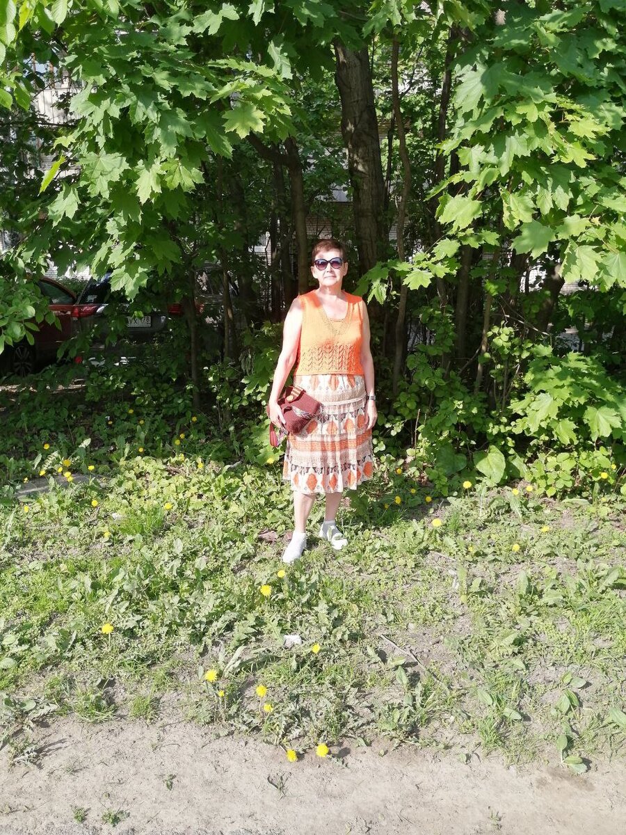 Яркое солнышко немного приглушает краски ....