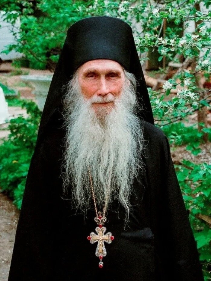Архимандрит Кирилл (Павлов). Духовник Троице-Сергиевой лавры. Один из наиболее почитаемых старцев Русской православной церкви конца XX — начала XXI веков, духовный отец трёх русских патриархов. Его называют «всероссийский духовник».
