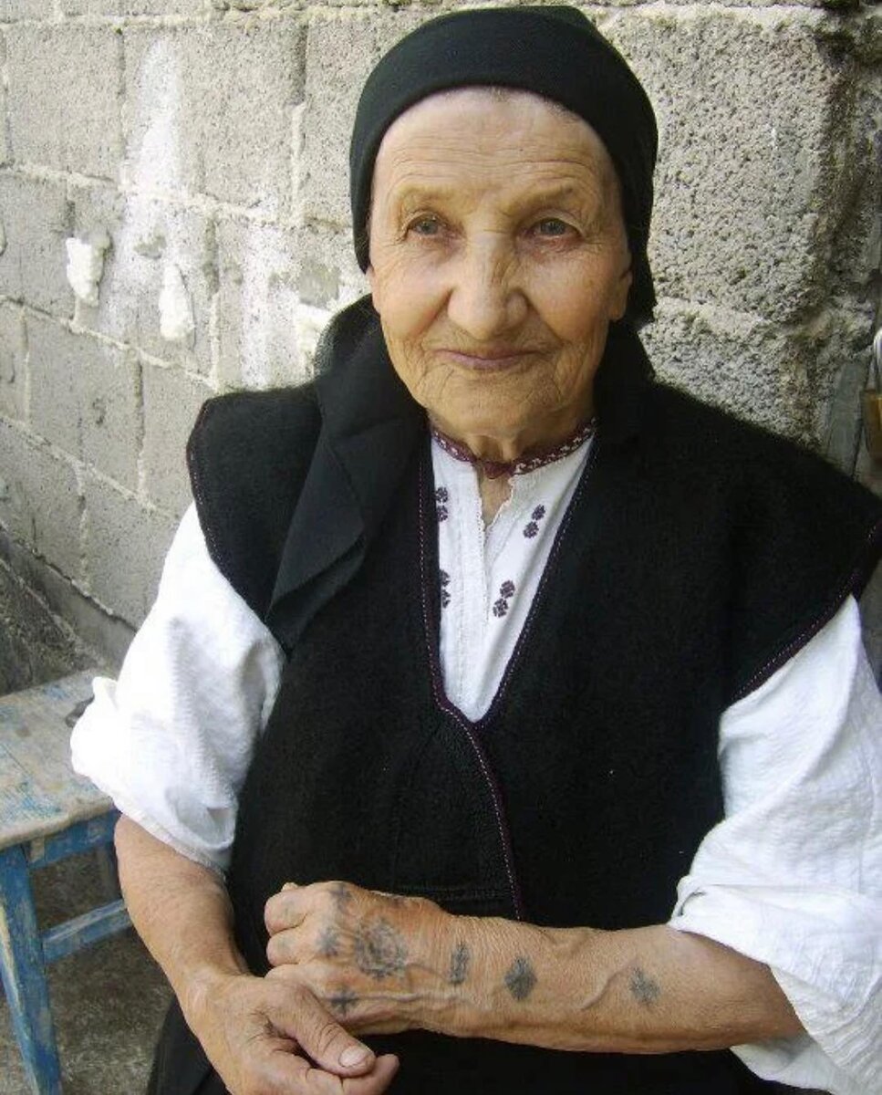 Pin on türk kozmokoli