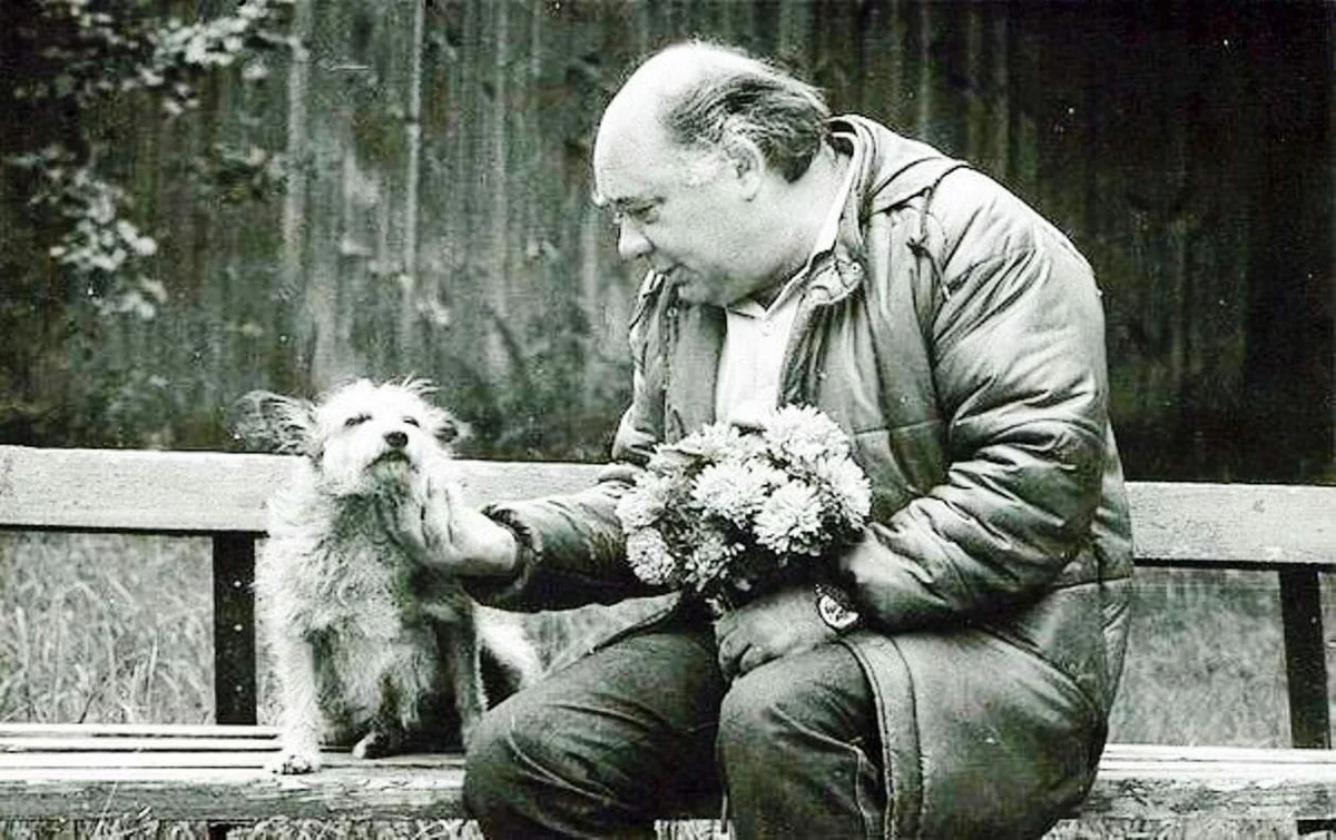 Советские животные. Евгений Леонов с собачкой. Евгений Леонов с собакой. Евгений Леонов с собакой фото. Люди добрые.