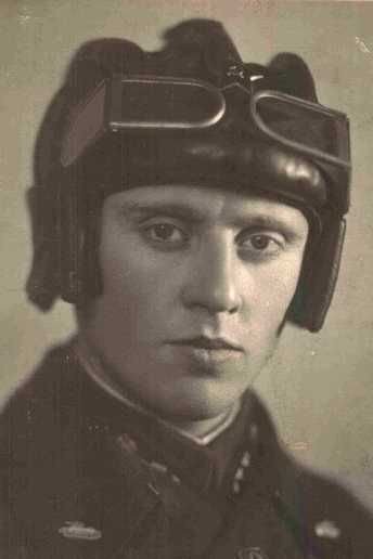 Техник-лейтенант 2-го ранга Анатолий Рязанов. Источник фото: pamyat-naroda.ru