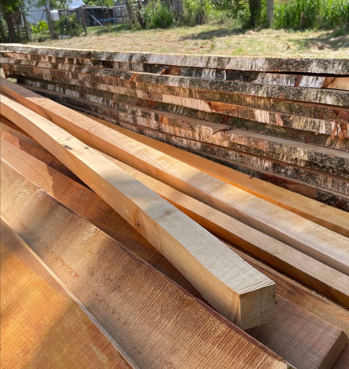 Обрезная доска (береза), бруски и доска для изготовления лестницы