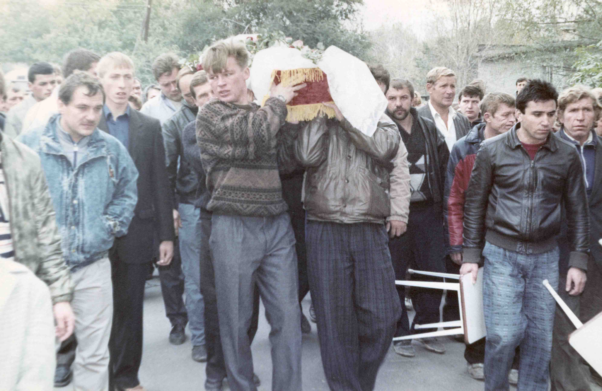 Фото группировок 90 х. Саратовская ОПГ Чикуновские. ОПГ Чикуновские Саратов. Владимир Хапалин Саратов. ОПГ Чикуна Саратов.