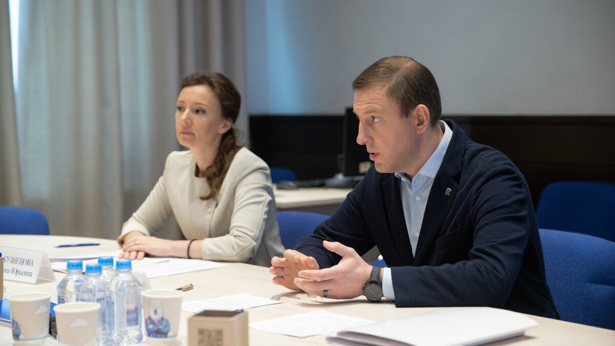     Фонд «Защитники Отечества» и рабочая группа по вопросам СВО будут совместными усилиями помогать участникам спецоперации и их семьям, в том числе на уровне законодательства. Председатель фонда Анна Цивилева и секретарь генерального совета ЕР Андрей Турчак обсудили это в рамках деловой встречи.