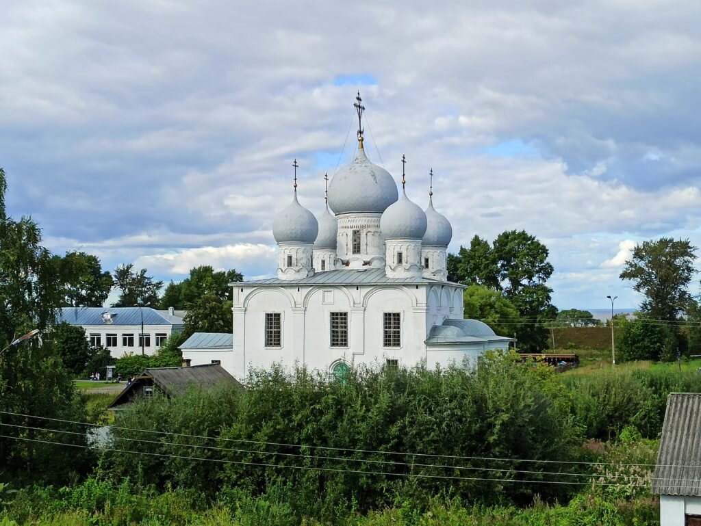 Белозерск церкви фото Спасо-Преображенский собор Белозерска Российские Древности Дзен