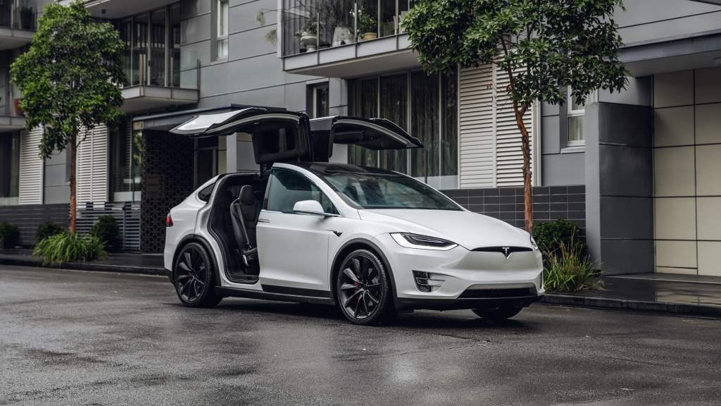 Электрический автомобиль- Tesla