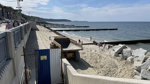 Что можно увидеть летом-2023 на новом променаде в курортном Светлогорске. Показываю с живым звуком моря и стройки