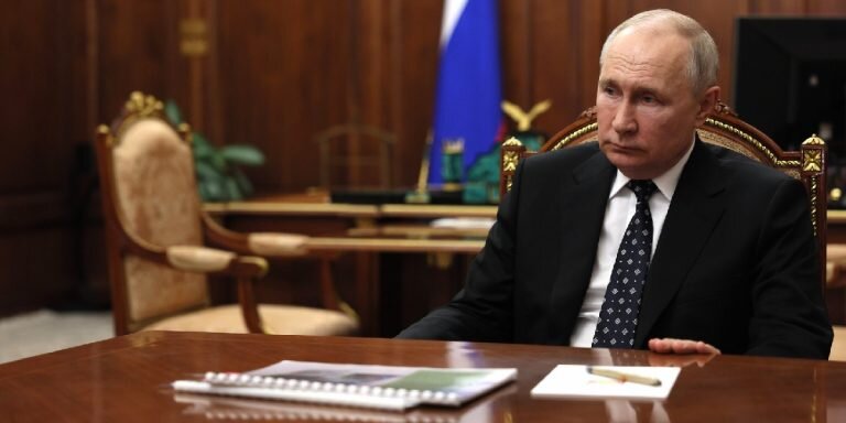 Фото: с сайта Кремля (http://static.kremlin.ru/media/events/photos/big2x/jtA8X1etfkekl9vvmYwyRGN4nqnkMsQF.jpg)