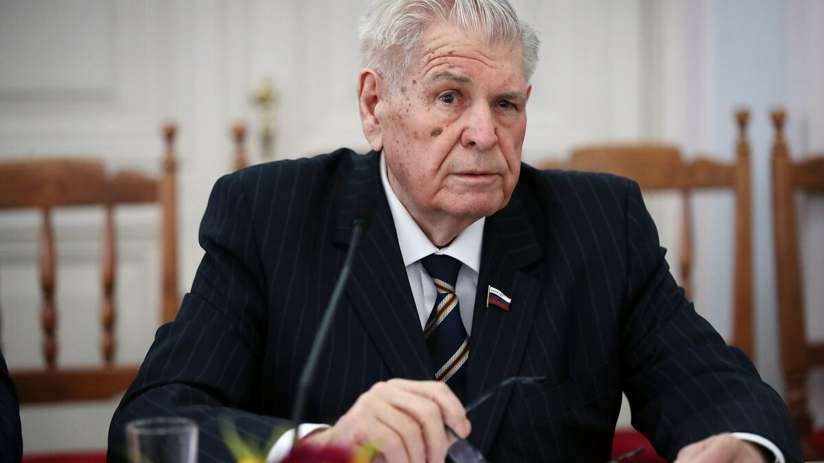     Ему было 88 лет.