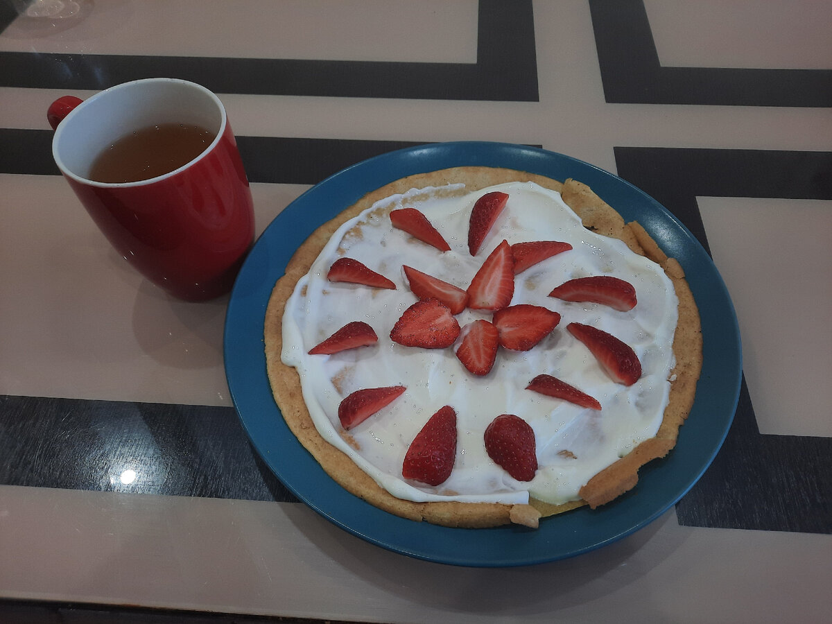 Овсяноблин с мягким творогом и клубникой