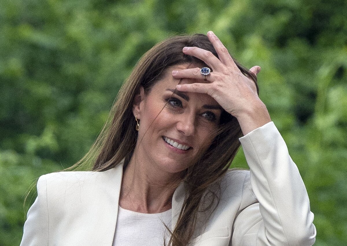 Народный и совсем не королевский: повседневный образ Кейт Миддлтон, который подойдет любой женщине (фото: Legion-Media)