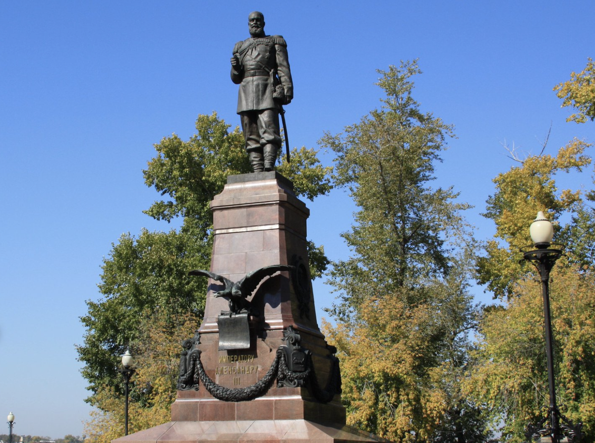 Иркутский памятник культуры. Памятники Иркутска. Старый памятник Александру 3 в Иркутске. Фотографии памятника Александру 3 в Иркутске. Памятник на верхней портовой фото.