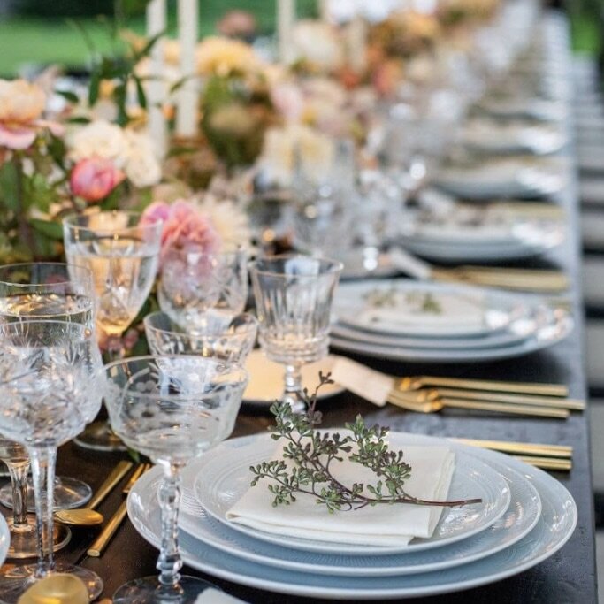 Для звёздной сервировки Гвинет Пэлтроу нужны всего лишь живые цветы, сверкающий хрусталь… и посуда Ornament