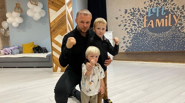 Александр Шлеменко с семьей. Фото Соцсети