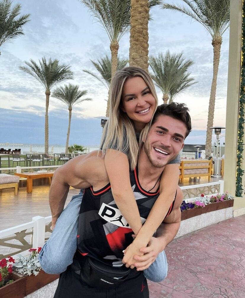 Капаклы и африкантова. Дом 2 африкантова и капаклы свадьба. Жена капаклы. Жена капаклы. Жена капаклы.