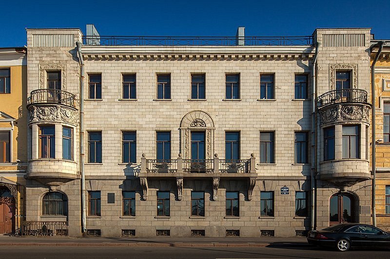 Фасад дворца Михаила Александровича, Английская набережная 