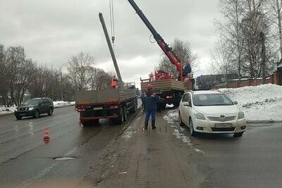    Энергетики «Мособлэнерго» в селе Акулово Одинцовского городского округа © Пресс-служба Министерства энергетики Московской области