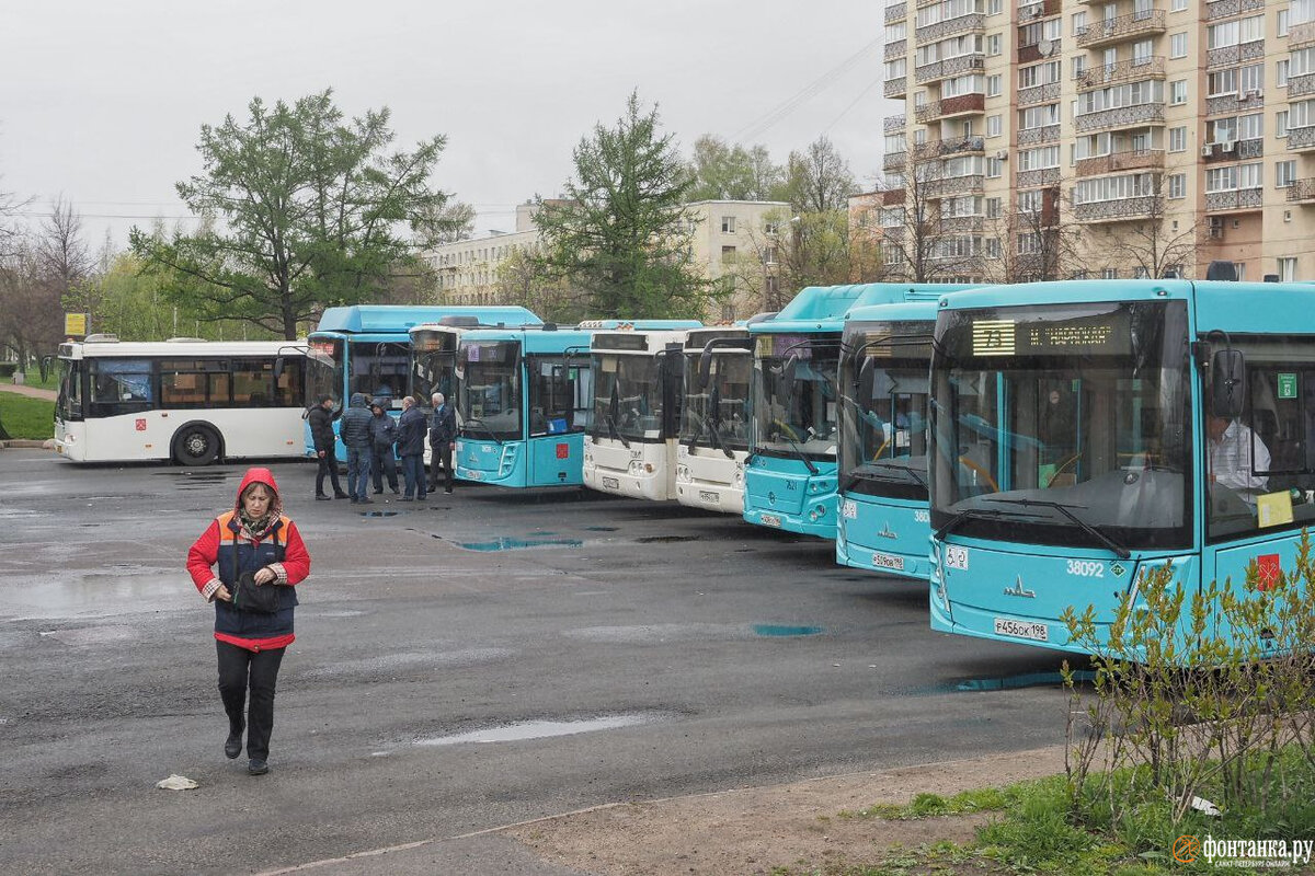 Автостанция "Счастливая улица", фото - фонтанка.ру