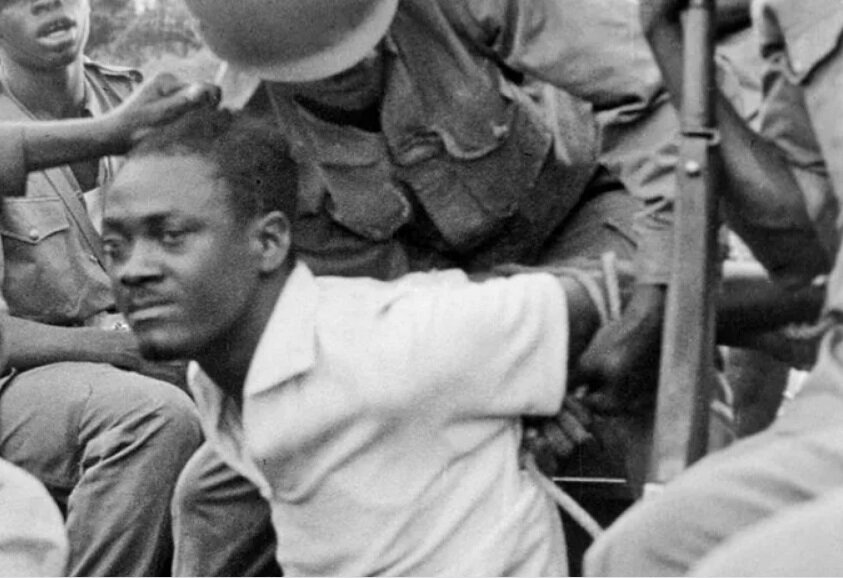 Обратите внимание на "полицаев" и на непобежденное, волевое выражение лица Патриса. Открытый источник