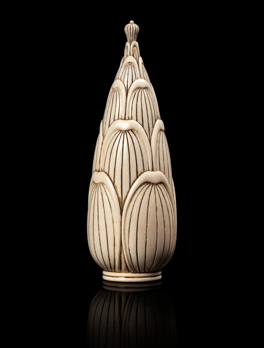 Листья лотоса, резной сосуд из слоновой кости, высота 19 см, 