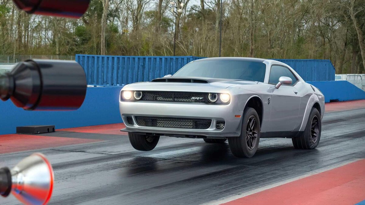 Настоящий «демон»: Лимитированный Dodge Challenger SRT стал самым мощным  авто в истории | Somanyhorses | Дзен