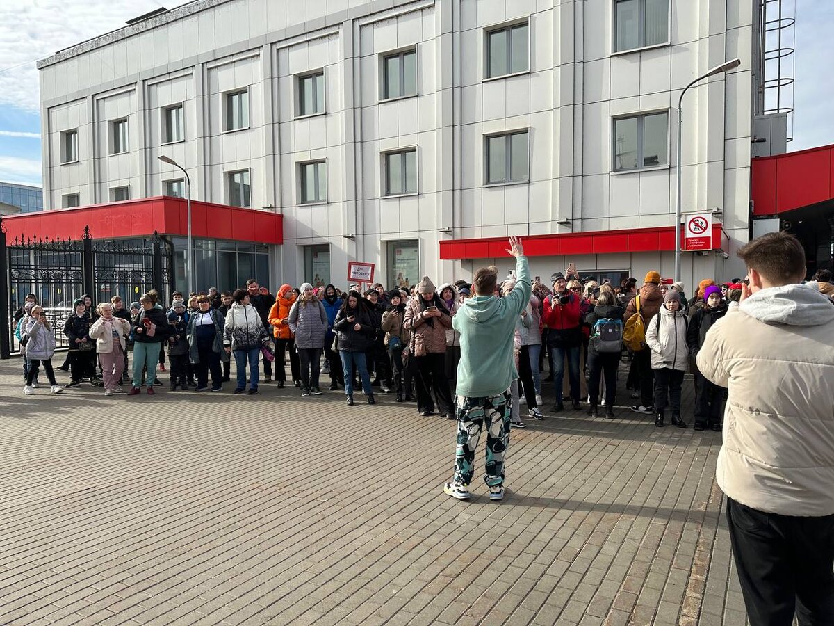 НИЖЕГОРОДИНТУР Нижний Новгород. ВГИК 95 поезд. Автобусы НИЖЕГОРОДИНТУР.