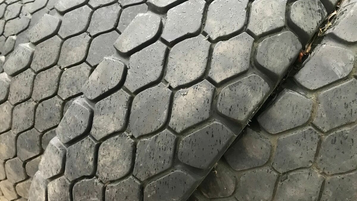     «Переобувать» машину автомобилистам в Нижегородской области лучше в начале апреля. Об этом NewsNN рассказал начальник отдела по пропаганде безопасности дорожного движения и организационно-аналитической работе регионального УГИБДД ГУ МВД России Дмитрий Тюлин.