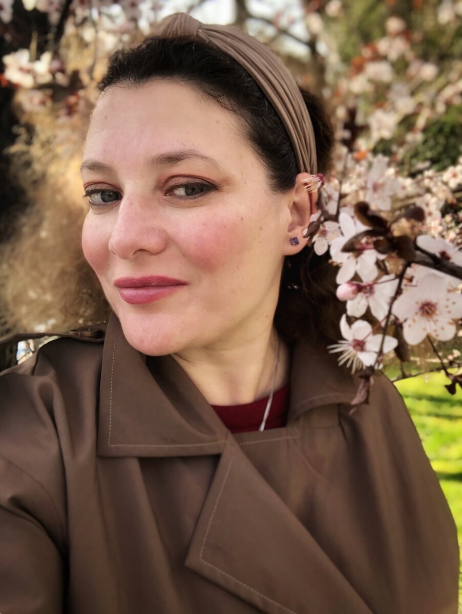 На фото автор канала 