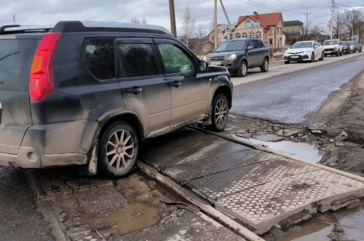    Из-за аварийного ж/д переезда в Твери каждый день собираются пробки