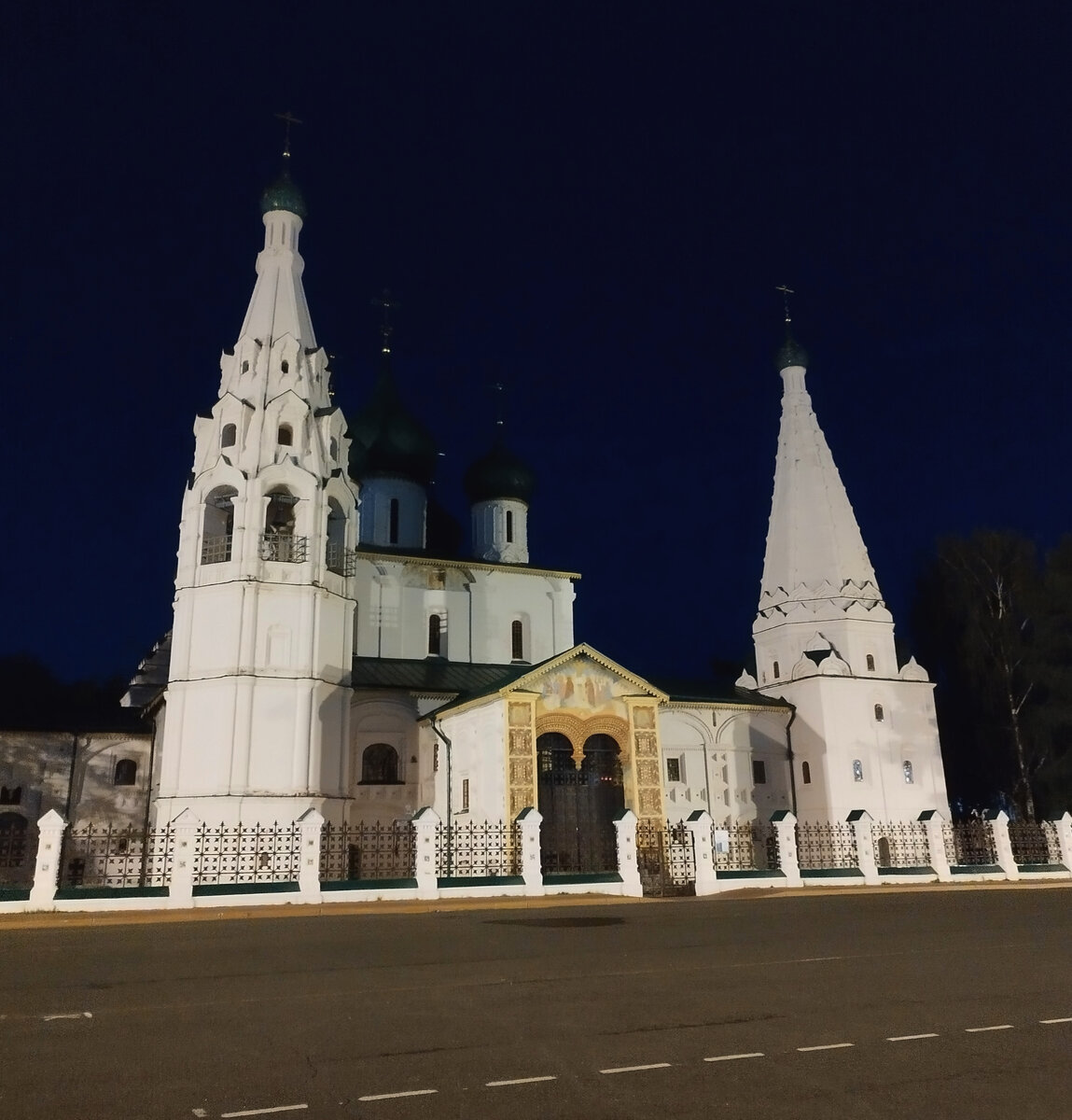 Храм Ильи Пророка в ночи
