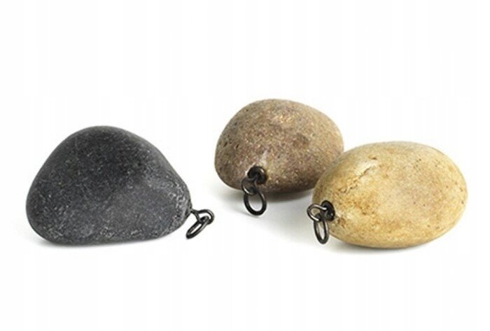 Песок купить грузило. Грузики из камня. Каменные рыболовные грузила. Грузило для рыбалки. Грузило из гальки.
