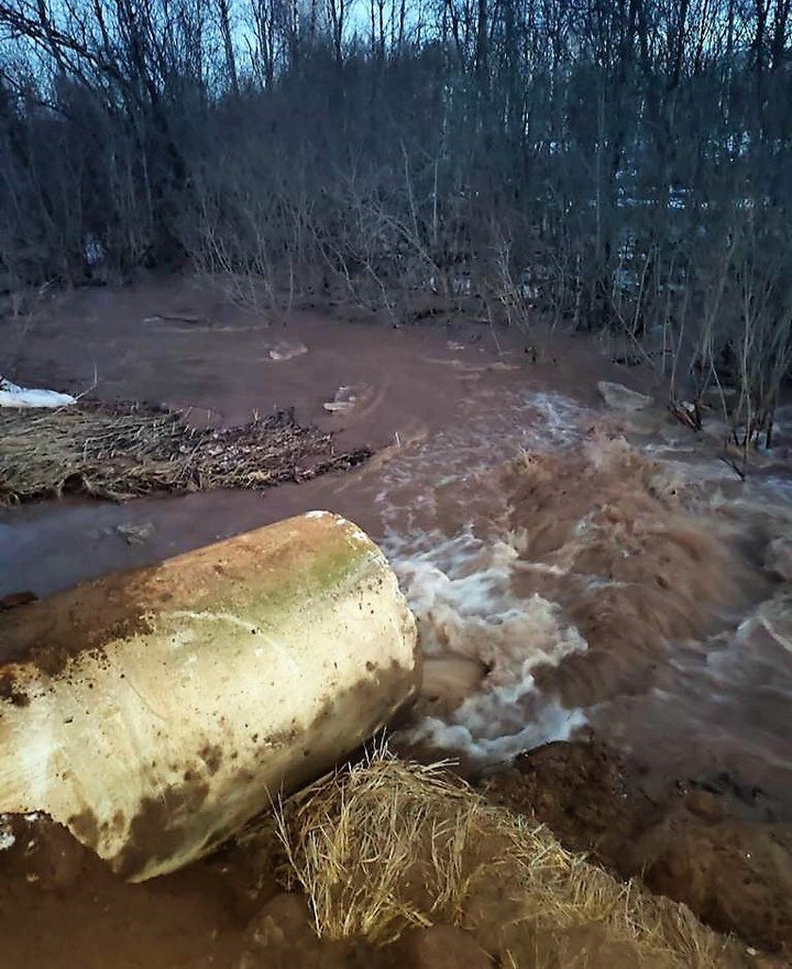     Водопропускная труба позволит избежать неприятных последствий паводка
