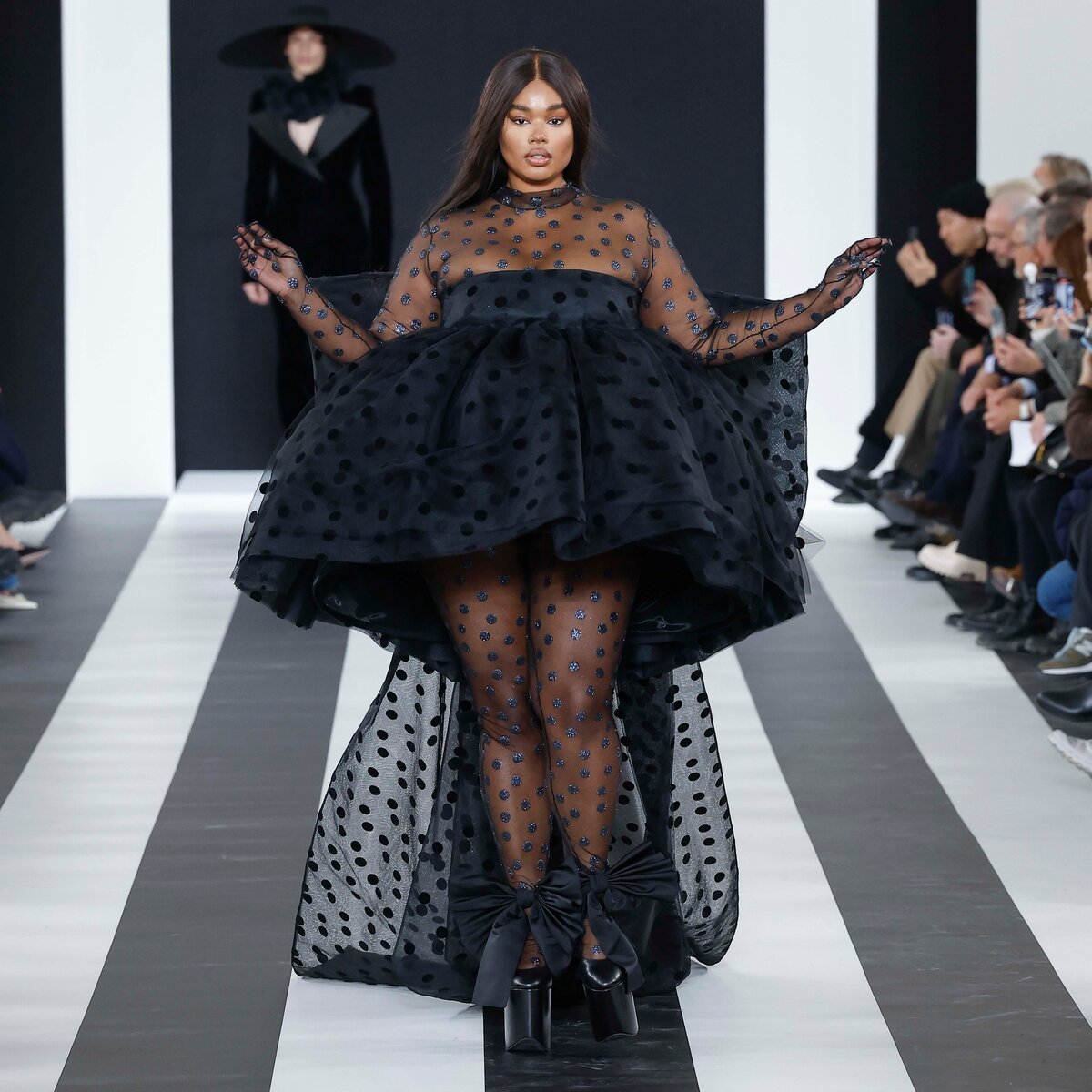    Прешес Ли на показе Nina Ricci осень-зима 2023/24АРХИВЫ ПРЕСС-СЛУЖБ